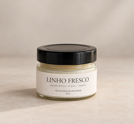 Vela aromática de 90 g em frasco de vidro com tampa preta, aroma Linho Fresco
