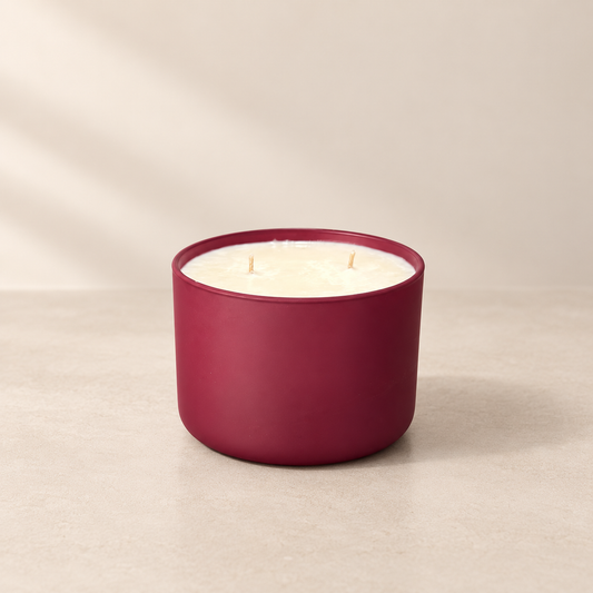 Vela burgundy Love Spirit em vidro fosco bordô com dois pavios